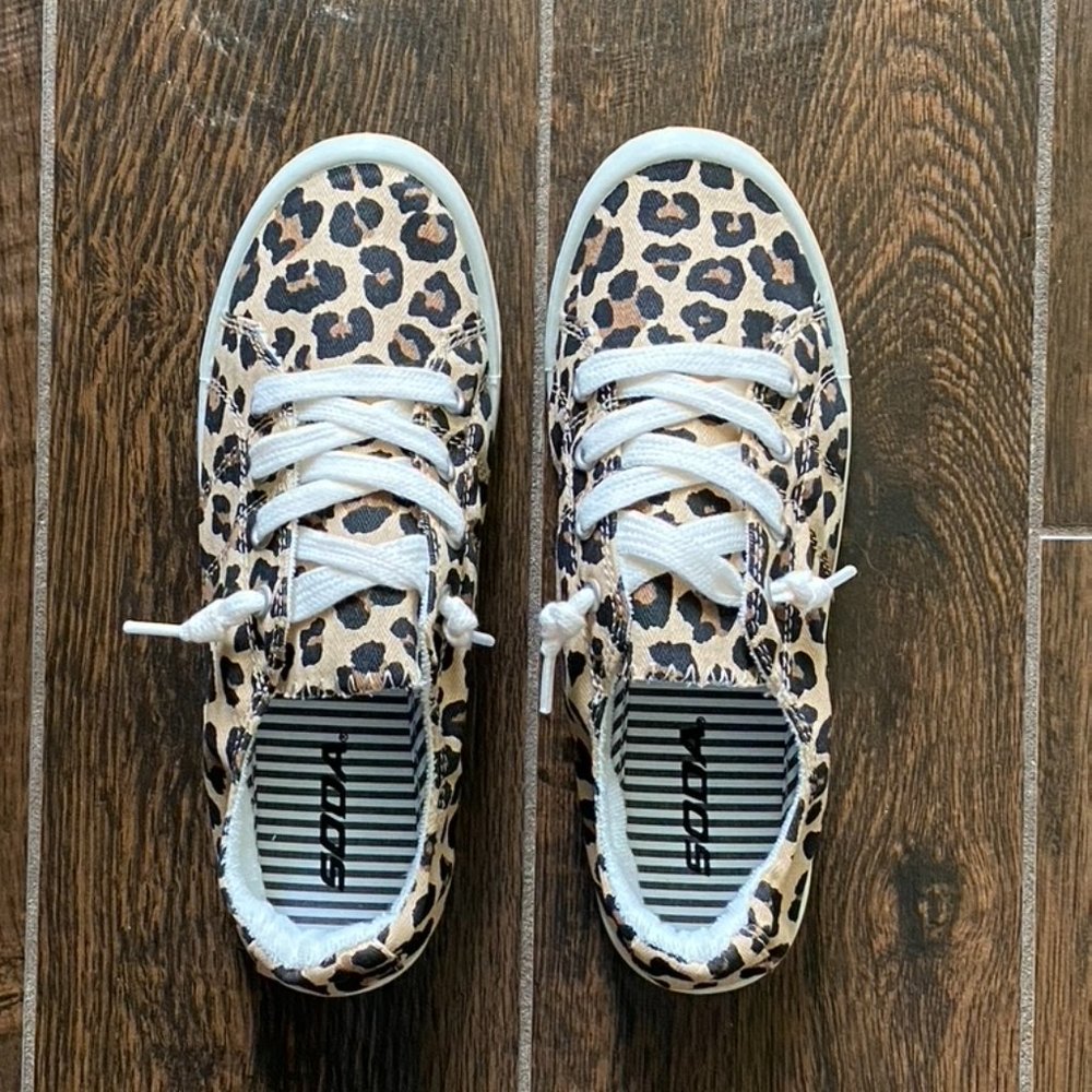NEW in Box! Animal Print Slip-On Sneakers in sizes 5.5, 6, 6.5, 7, 7.5, … - Picture 4 of 6